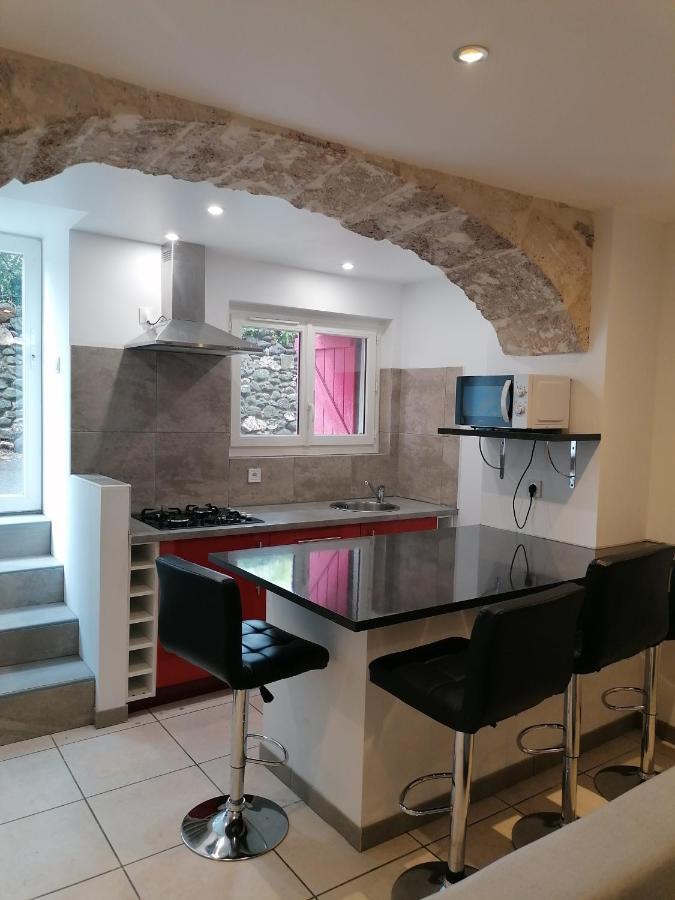 Appartement Paisible Entre Terre Et Mer Cabrieres  Exterior foto