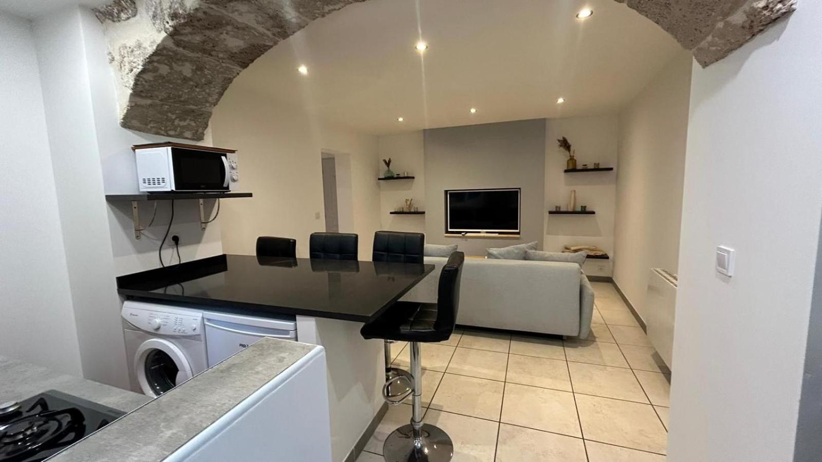 Appartement Paisible Entre Terre Et Mer Cabrieres  Exterior foto